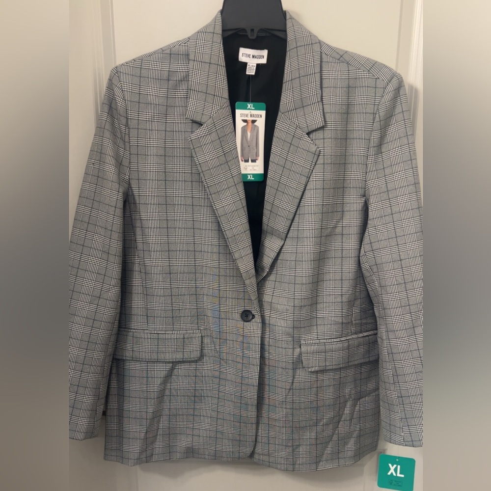 NWT Steve Madden Gray, Black, and White Plaid Blazer